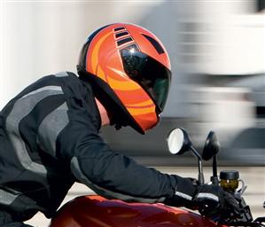 Viceprimarul din Turda a rămas fără motocicletă; i-au furat-o hoţii la câteva minute după ce s-a dat jos de pe ea VIDEO