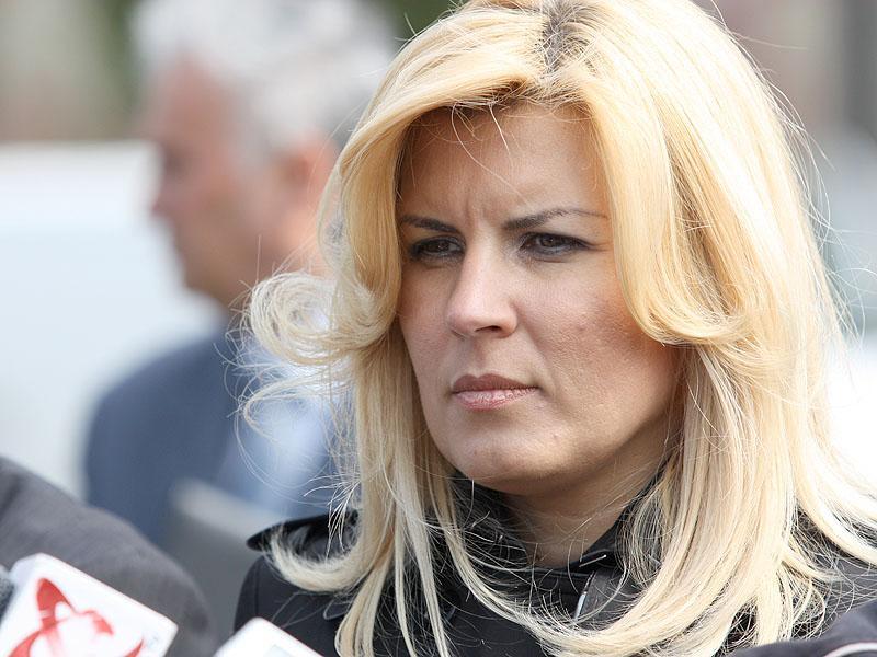Udrea: Poate 2012 nu aduce o creştere a nivelului de trai, dar aduce locuri de muncă pentru şomeri