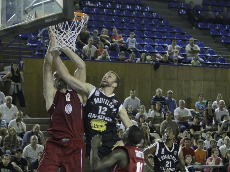 Victoria cu Timişoara, cadou pentru Rob Thomson