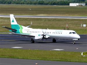 Cum dezgheaţă Carpatair avioanele în Cluj: cu mătura!
