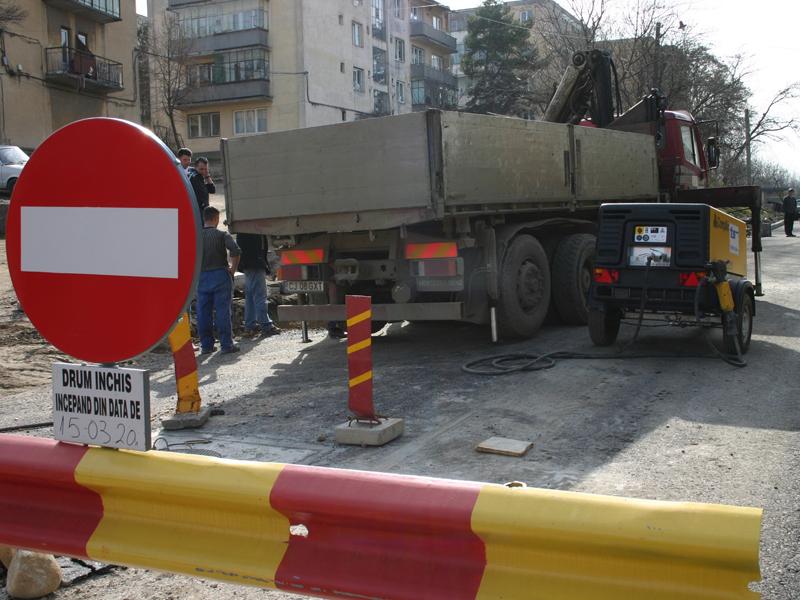 Tirrena Scavi cere 5 milioane de euro pentru străzi proaste         