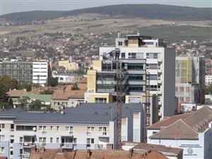 Bonusuri şi negocieri între investitori şi primărie