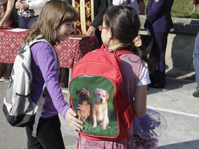 “Primul bocanc”: ghete de 160 de lei bucata pentru elevii săraci 