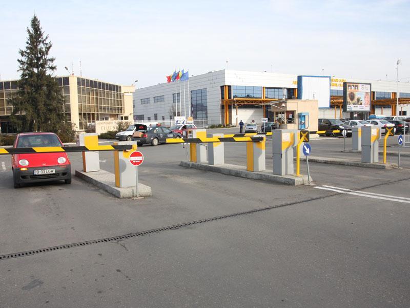 Două femei, lovite aseară de o maşină în apropierea aeroportului, pe trecerea de pietoni VIDEO
