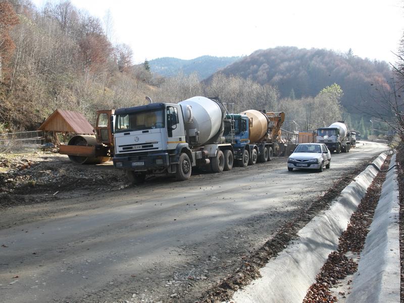 CJ caută soluţii pentru lărgirea drumului Răchiţele - Ic Ponor       
