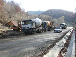 CJ caută soluţii pentru lărgirea drumului Răchiţele - Ic Ponor       