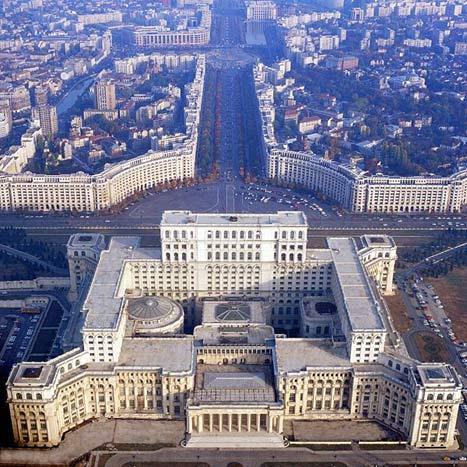 Opoziţia şi Puterea resping propunerea UDMR de eliminare a caracterului naţional al statului