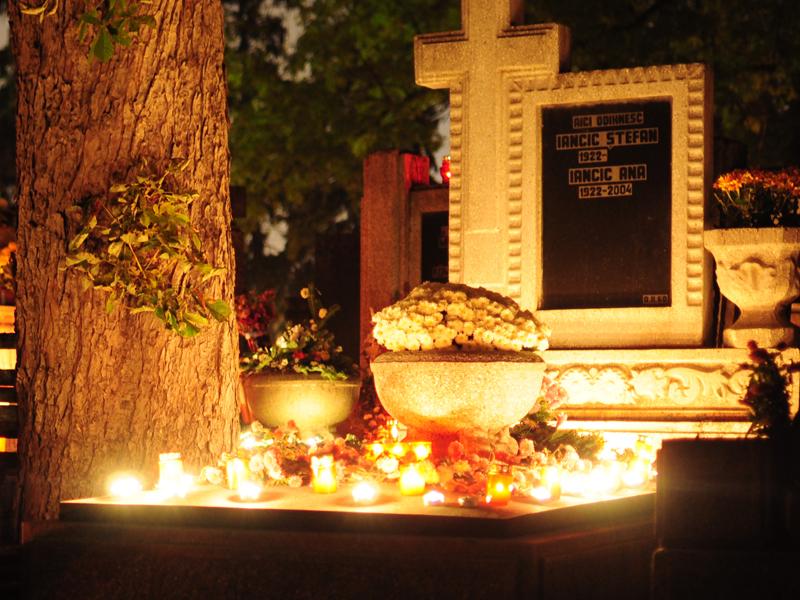 Fetiţa peste care a căzut o cruce de Luminaţie are o rană la cap                       