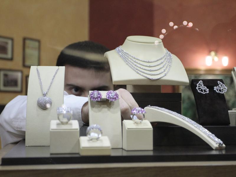 Bijuterii fabuloase expuse la Cluj GALERIE FOTO