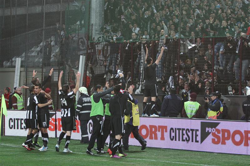 Suporterii Universităţii se vor îmbrăca în negru la derby-ul cu CFR