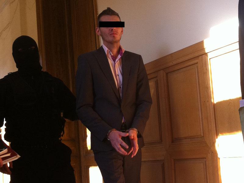 Flagrant cu împuşcături: carieră de inginer în construcţii, năruită de droguri
