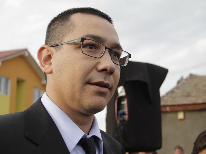 Ponta riscă să rămână singur în războiul cu Geoană