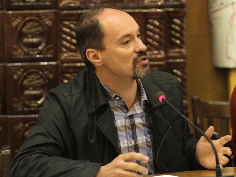 Parcări în zonă de locuinţe pe Frunzişului      