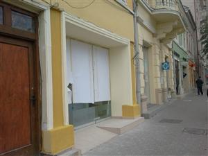 Cofetăria Carpaţi, veche de 40 de ani, se redeschide marţi
