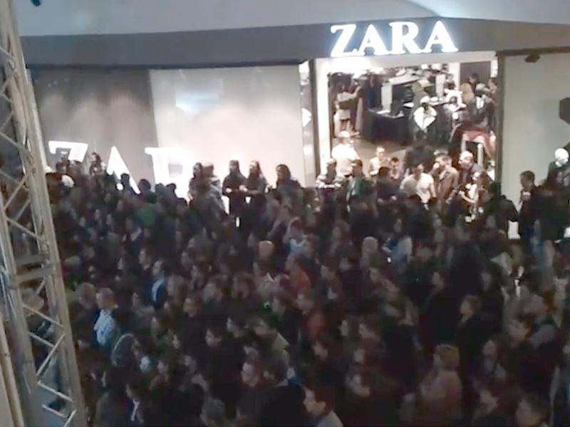 Noaptea reducerilor la Iulius Mall              