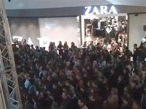 Noaptea reducerilor la Iulius Mall              