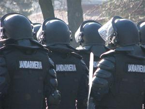 Aproape 600 de poliţişti, jandarmi şi stewarzi la derby-ul Clujului VIDEO