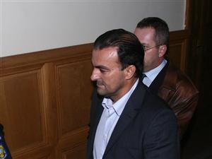 Carduri de motorină de la o firmă de salubrizare, găsite acasă la primar