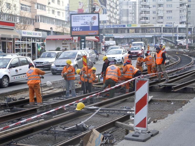 Polivalenta şi linia de tramvai au înghiţit peste 10 milioane de euro