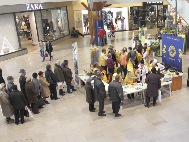 1.000 de clujeni şi-au testat glicemia la Iulius Mall