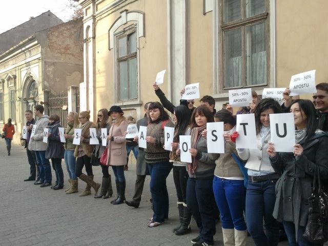 Flash mob în faţa Primăriei; TSD cere demisia lui Apostu FOTO / VIDEO