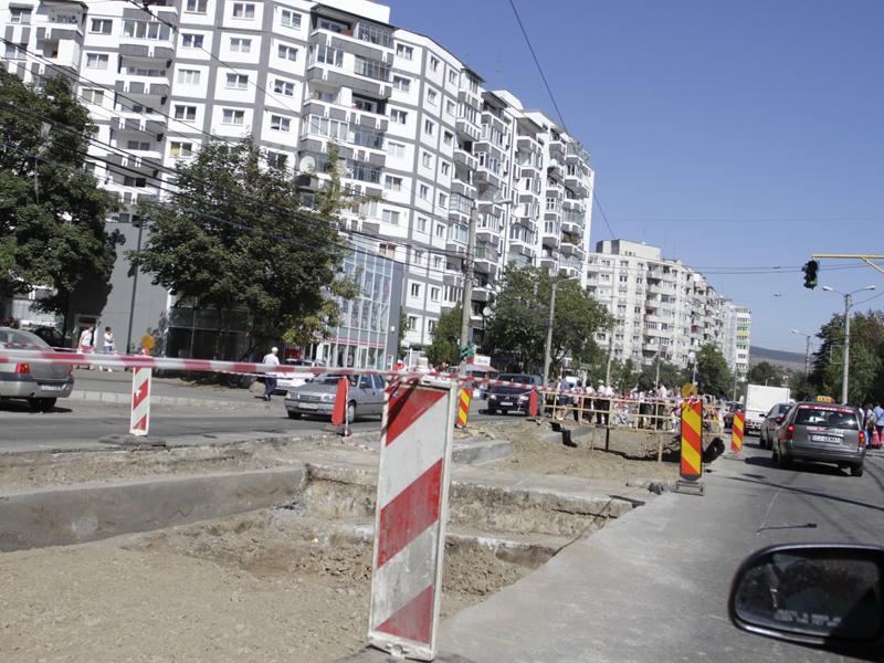 Tramvaiul aduce două noi sensuri giratorii şi sens unic pe Splaiul Independenţei