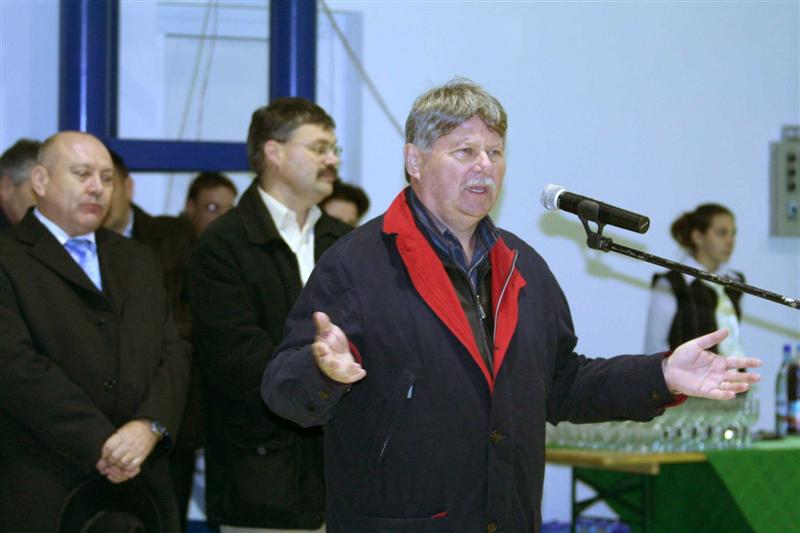 Miliardarul Verestoy Attila s-a izbit de un TIR în judeţul Cluj