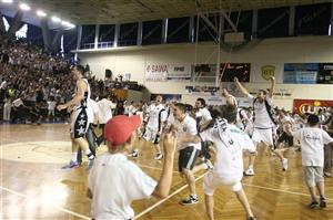 Meciuri unul după altul la Sala Sporturilor, mâine