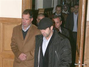 Cum vor încerca avocaţii să obţină eliberarea lui Apostu şi Stoia