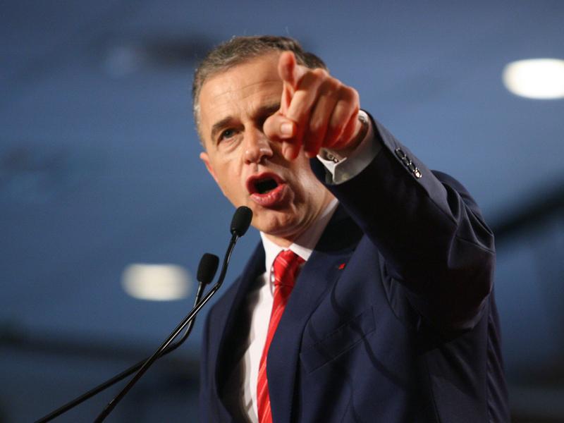 Geoană, executat de 50 de “tovarăşi”