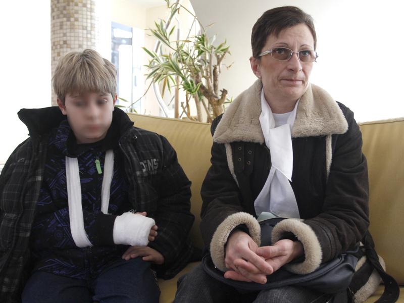 Profesor de sport acuzat de neglijenţă pentru că un elev şi-a fracturat mâna 