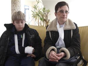 Profesor de sport acuzat de neglijenţă pentru că un elev şi-a fracturat mâna 
