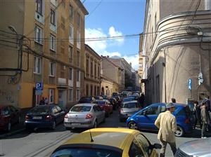 Curtea de Apel interzice ridicarea maşinilor, Primăria o respectă: de patru zile, maşinile parcate ilegal nu mai sunt ridicate VIDEO