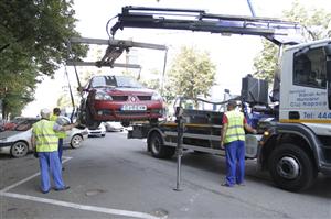 Primăria arată pisica: la Cluj-Napoca se vor ridica în continuare maşinile