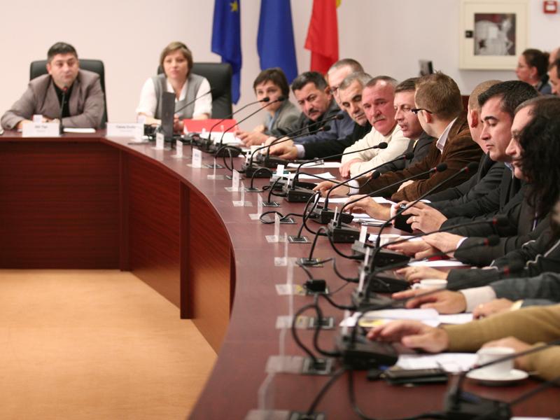 Consiliul Judeţean nu riscă: preferă procese decât decizii la limita legii