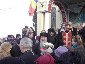 Sute de oameni la semicentenarul bisericii din cimitirul Mănăştur