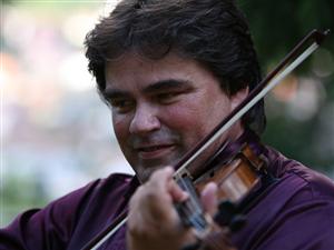 Gabriel Croitoru va cânta în continuare pe vioara lui George Enescu