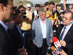 Boc îl apără pe Apostu: Nu are legătură cu pepenarii din dosar, a modernizat oraşul şi îşi iubeşte familia