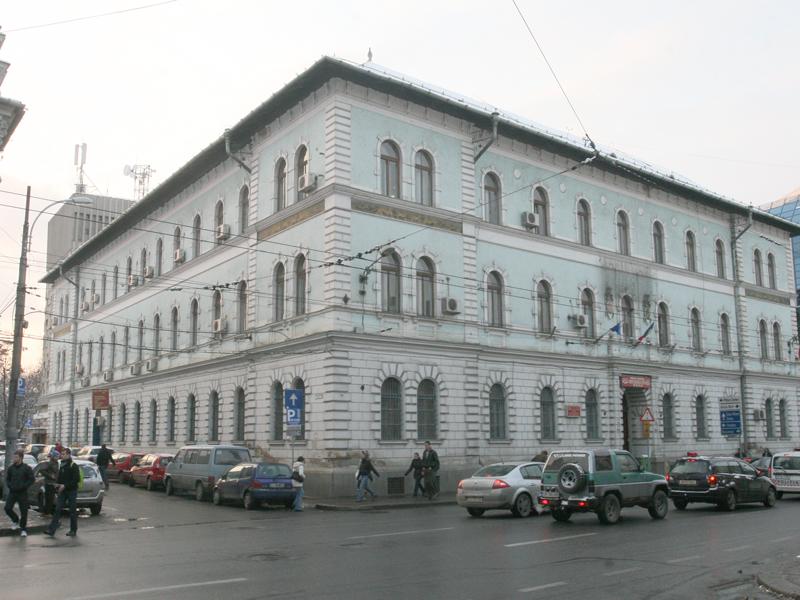 Poşta îşi transformă palatul din centru 