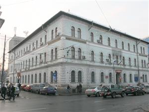 Poşta îşi transformă palatul din centru 