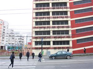 Parcările de cartier se deschid şoferilor în regim de plată orară        