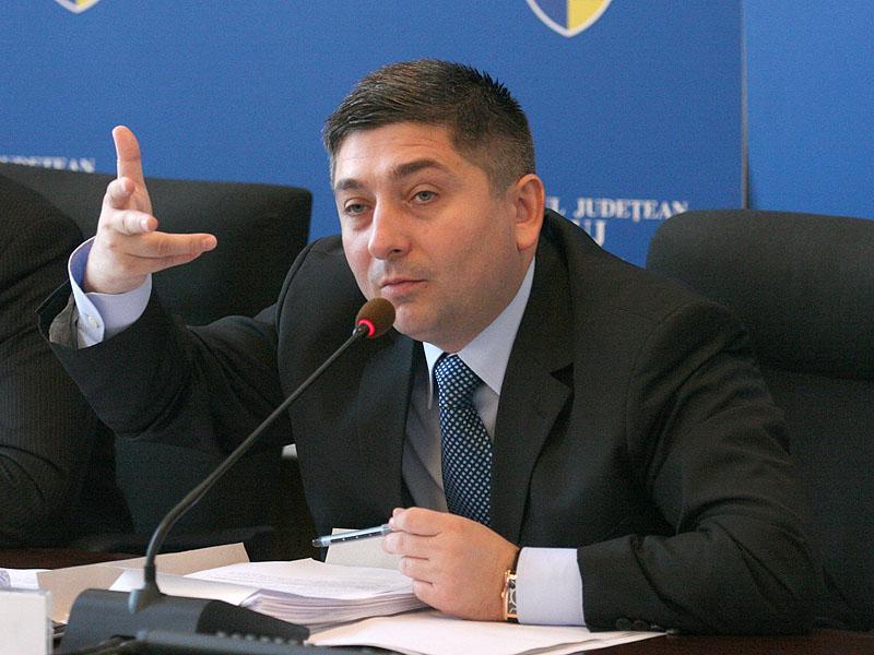 Şedinţă de Consiliu Judeţean fără vicepreşedinţi. Înlocuitorul lui Bica se alege azi prin vot