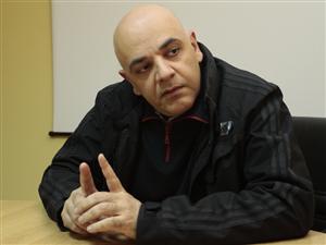 Raed Arafat, declanşatorul revoltei, rechemat la post