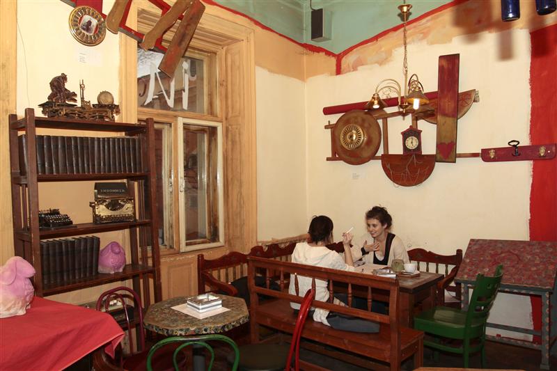 Unde ieşim: Insomnia, cafeneaua boemă a Clujului