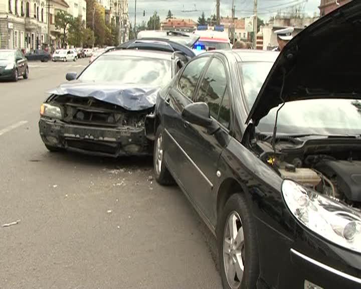 A crescut numărul accidentelor şi furturilor VIDEO