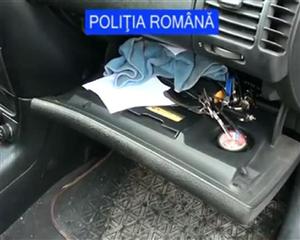 Spărgători de maşini prinşi de poliţie   