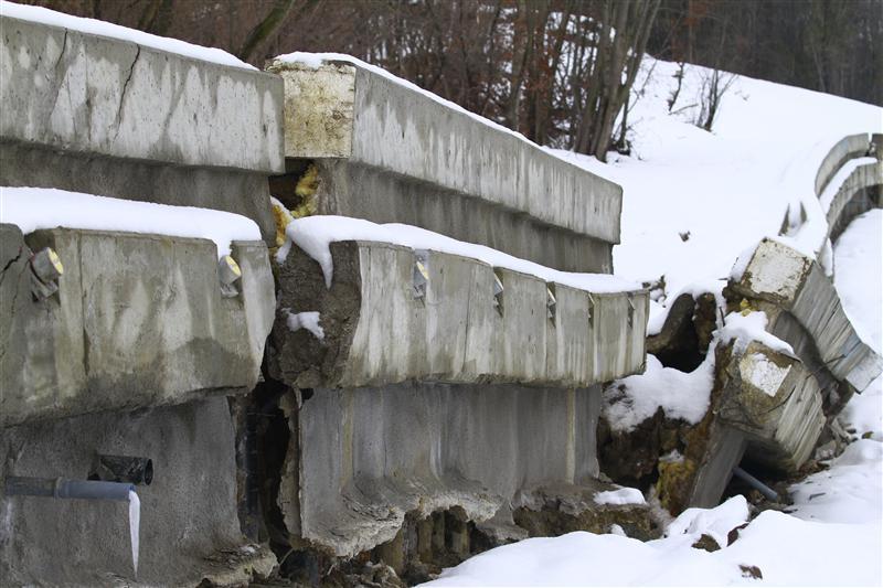 Alunecările de teren de pe centura Vâlcele - Apahida vor fi reparate pe banii constructorului VIDEO