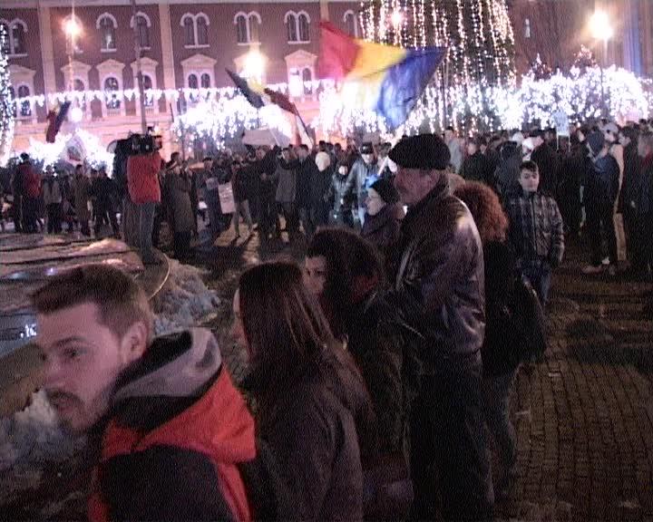 Hora protestatarilor, în Piaţa Avram Iancu VIDEO