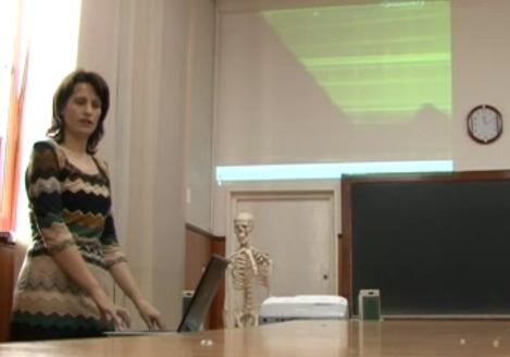 Cum învaţă elevii clujeni biologie cu ajutorul telefonului mobil VIDEO