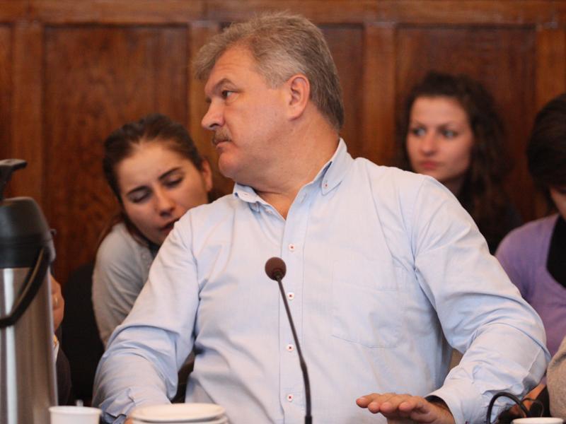 Canta vrea ca terenurile de tenis din Gheorgheni să treacă în administrarea CJ Cluj. 